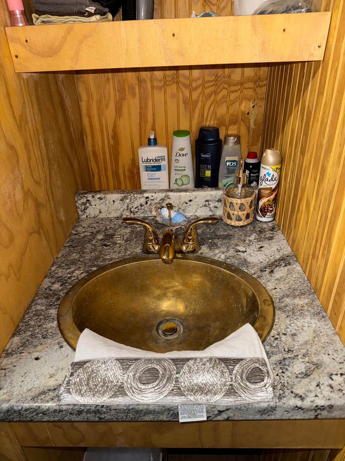Full bathroom 2 image 2